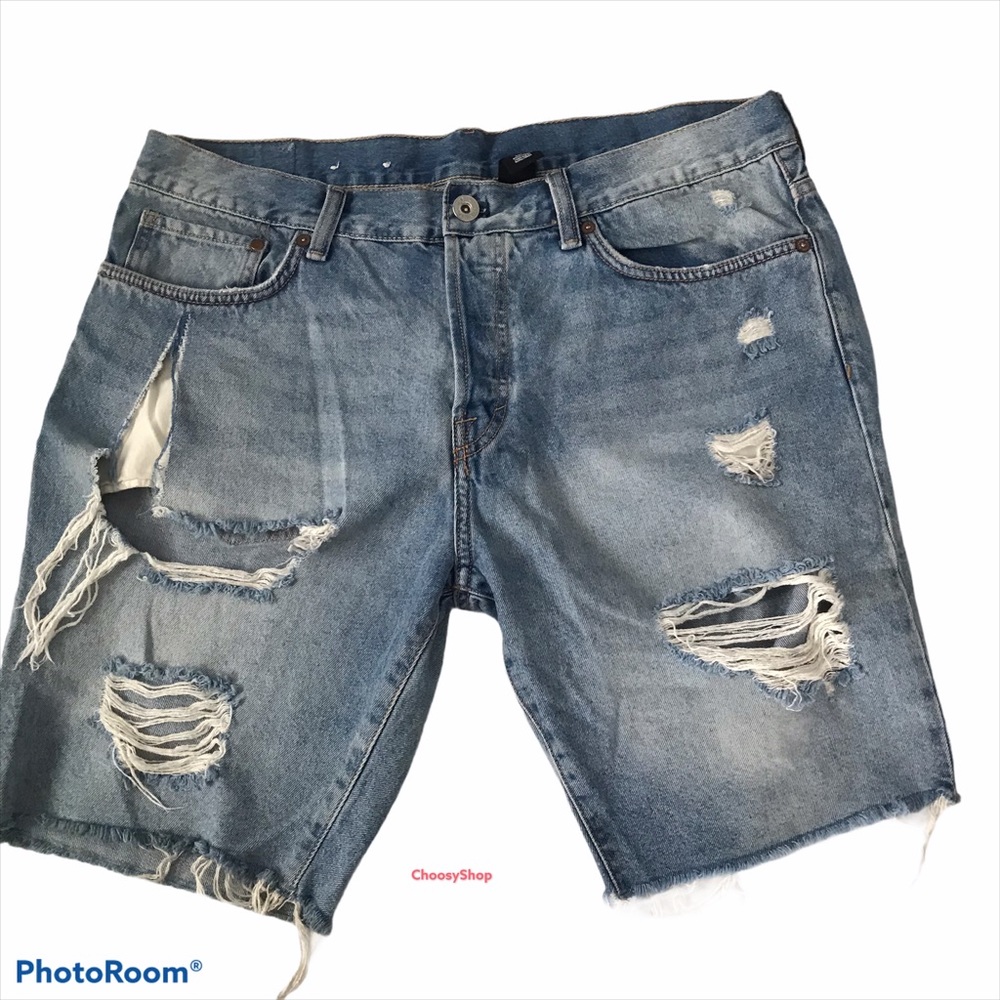 DISTRESSED Jean Shorts Hi Rise Light Wash Straight